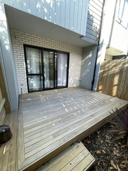 13 Fantail Place, Avondale, Auckland - Carousel 2