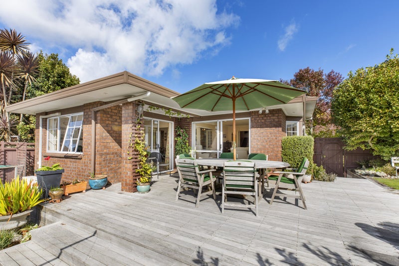 19 Westholm Way, Pahurehure, Papakura - Carousel 1