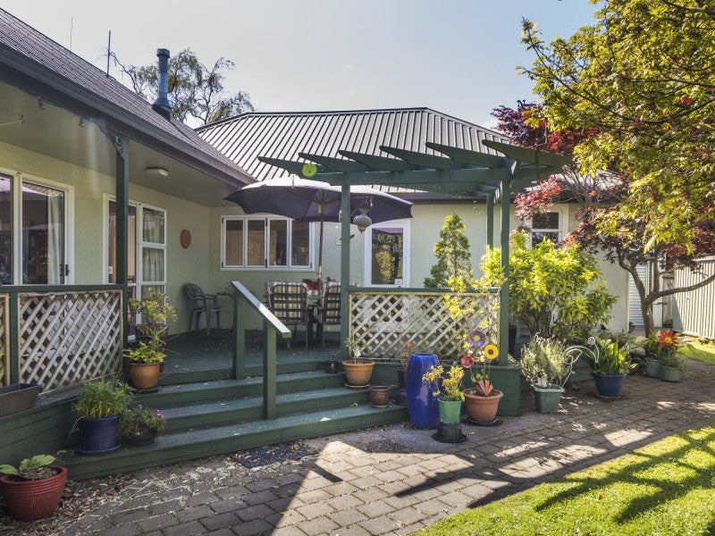 42 Manawatu Street, Hokowhitu, Palmerston North - Carousel 1