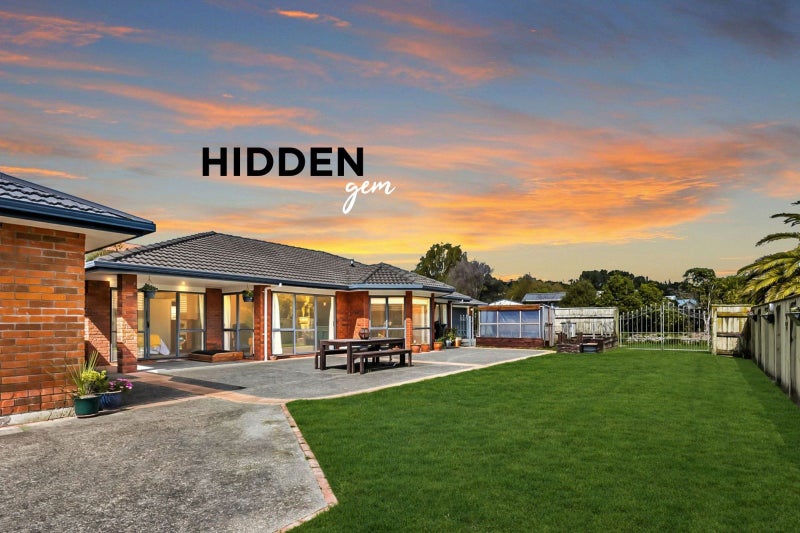 5 Sapphire Grove, Birchville, Upper Hutt - Carousel 1