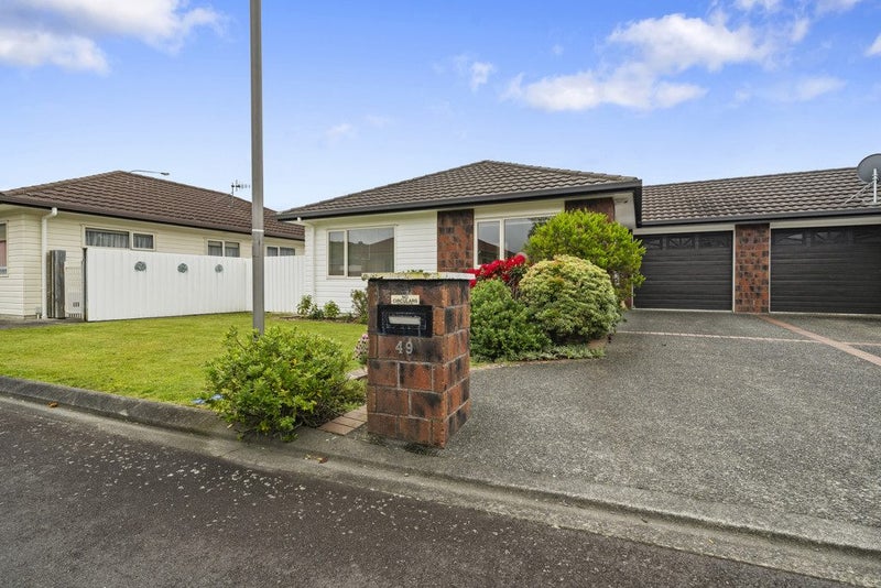 49 Woodland Mews, Wainuiomata, Lower Hutt - Carousel 1