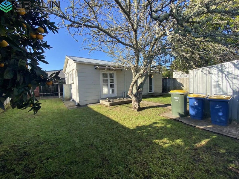 27 Rimu Street, New Lynn, Auckland - Carousel 1