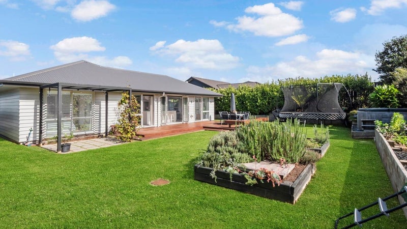 80 Eighth View Avenue, Beachlands, Auckland - Carousel 1