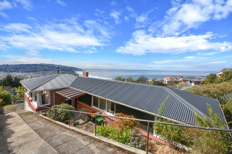 40 Earls Road, Saint Clair, Dunedin - Carousel 1