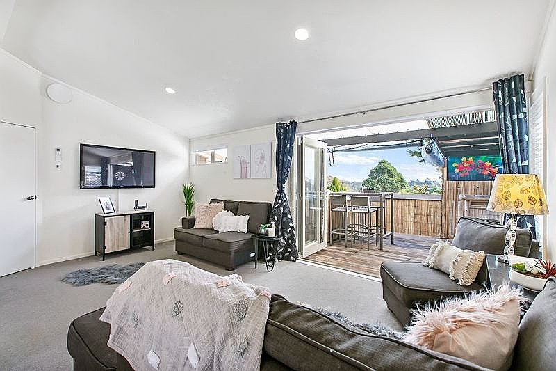 1/111 Manuka Road, Bayview, Auckland - Carousel 2