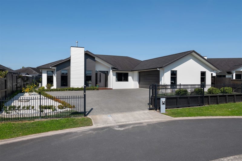3 Cordelia Court, Flagstaff, Hamilton - Carousel 1
