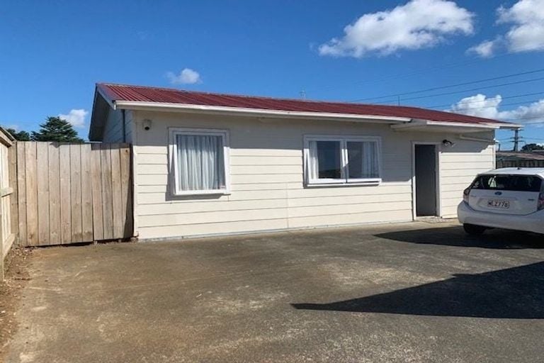 3 Whitley Crescent, Otara, Auckland - Carousel 1