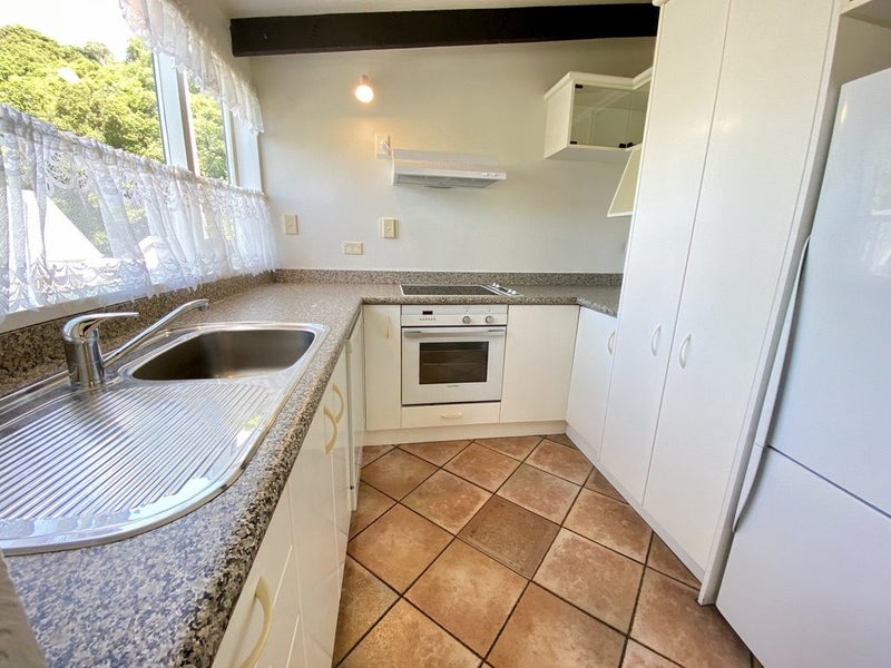 35A Amapur Drive, Khandallah, Wellington - Carousel 1