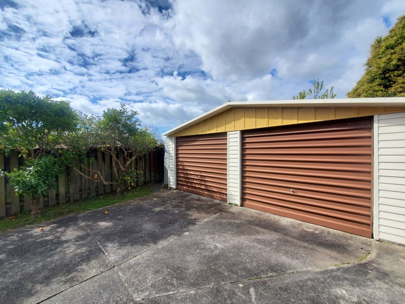 64 Ray Small Drive, Pahurehure, Papakura - Carousel 2