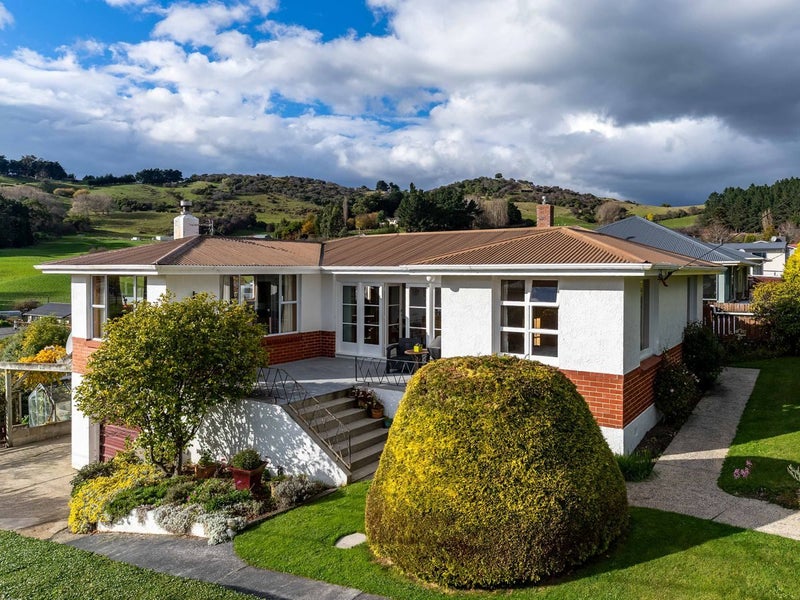 18 Weir Street, Green Island, Dunedin - Carousel 1