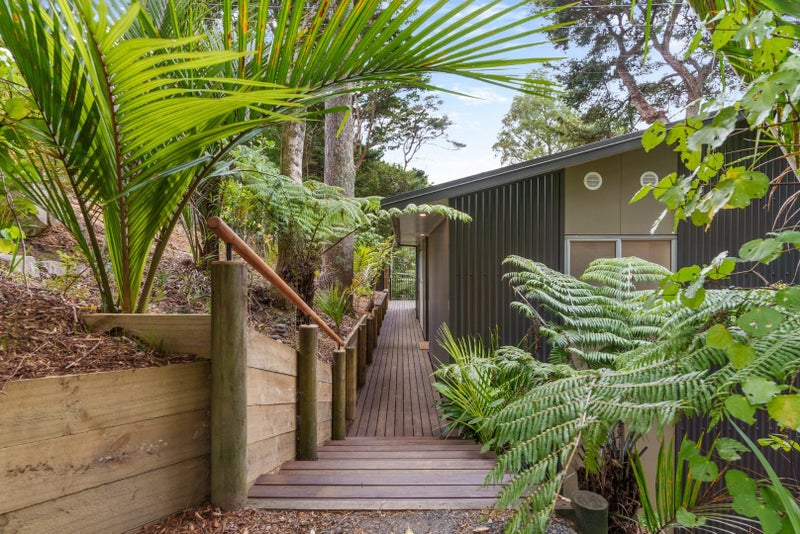 58 Laingholm Drive, Laingholm, Auckland - Carousel 2