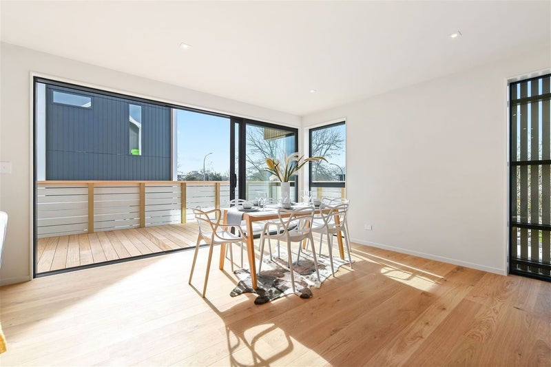 2/2 Manning Street, Hamilton Central, Hamilton - Carousel 2