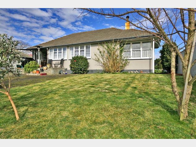 1014 Hood Street, Mayfair, Hastings - Carousel 1