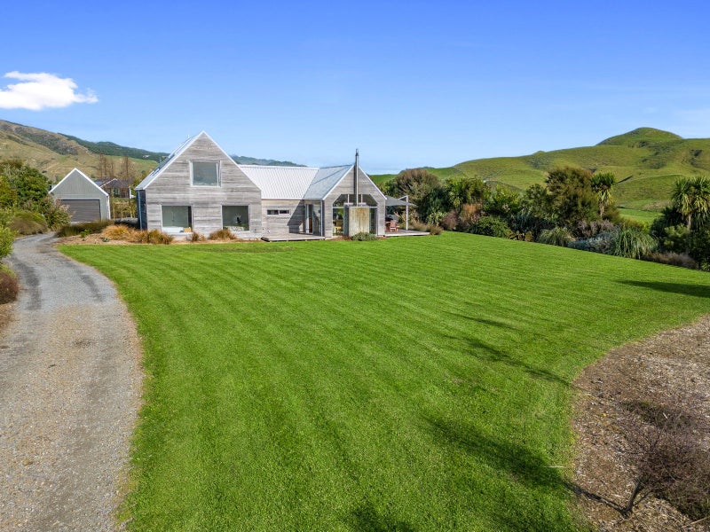 48 Mountain View Drive, Manakau, Otaki - Carousel 1