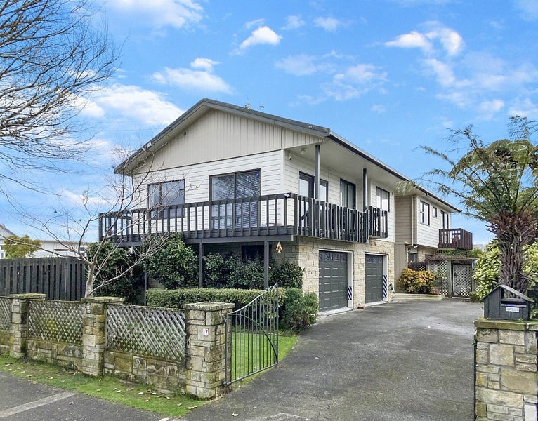 17 Fuller Grove, Woburn, Lower Hutt - Carousel 1