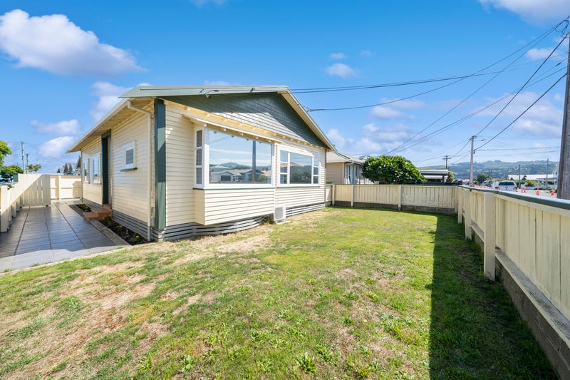 60 Adelaide Street, Petone, Lower Hutt - Carousel 1