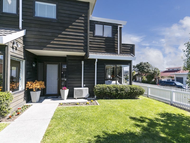 2/38 Kaikoura Street, Maupuia, Wellington - Carousel 2