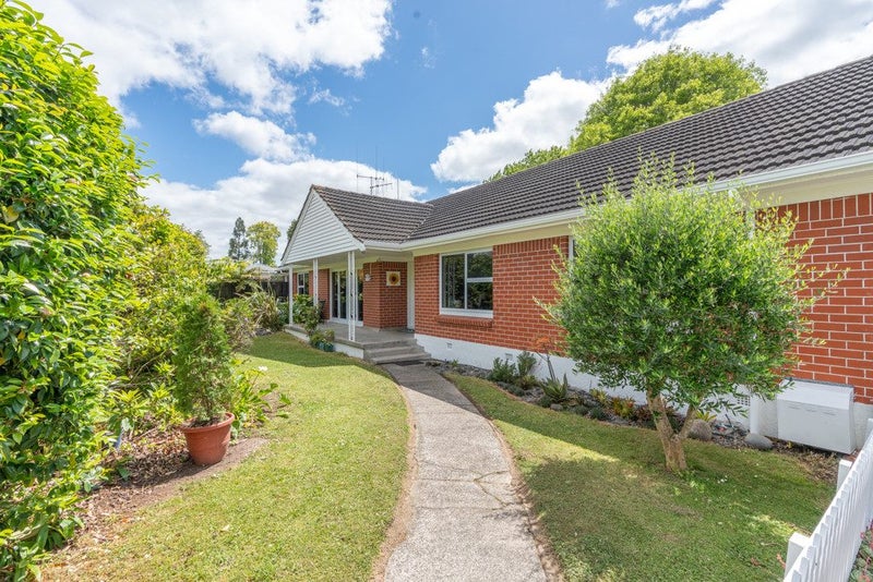 7 Eton Drive, Hillcrest, Hamilton - Carousel 1