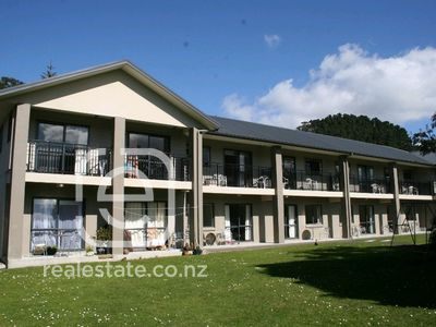 25 Warren Avenue, Three Kings, Auckland - Carousel 2