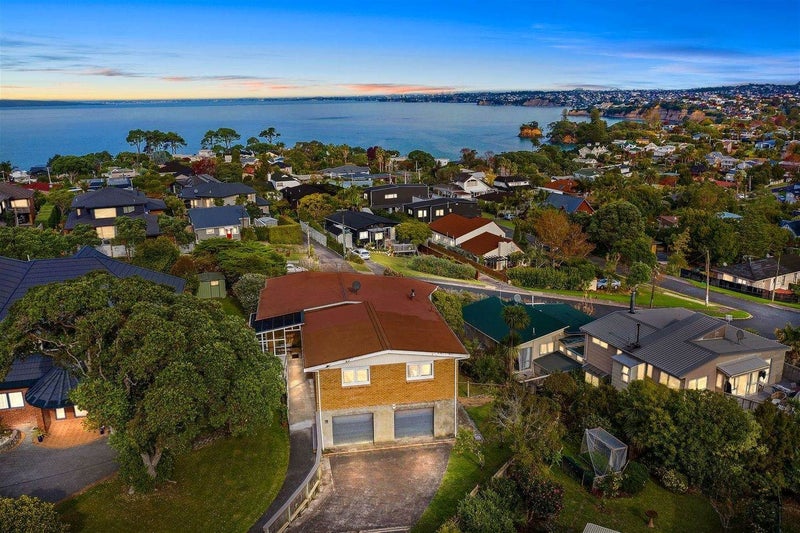 39 Cliff Road, Torbay, Auckland - Carousel 1