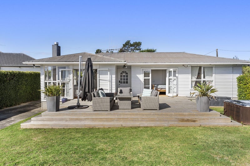 1/3 Tramway Road, Beach Haven, Auckland - Carousel 1