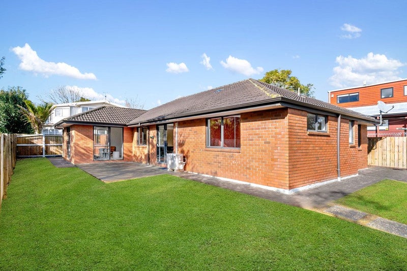 113A Titirangi Road, New Lynn, Auckland - Carousel 2