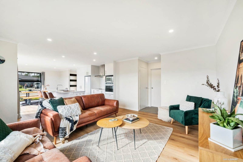 18 Minerva Avenue, Helensville, Helensville - Carousel 2