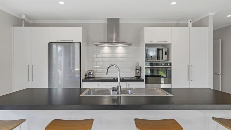 172 Waikite Road, Welcome Bay, Tauranga - Carousel 1