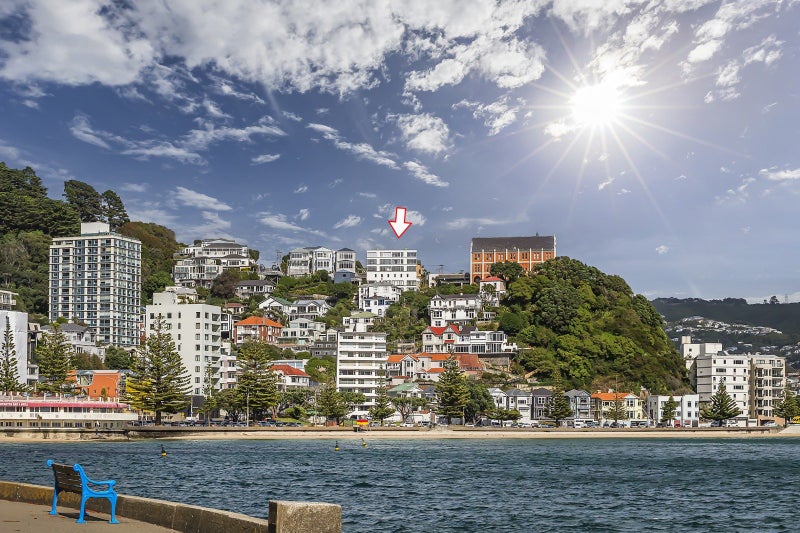 5/2 Oriental Terrace, Mount Victoria, Wellington - Carousel 1