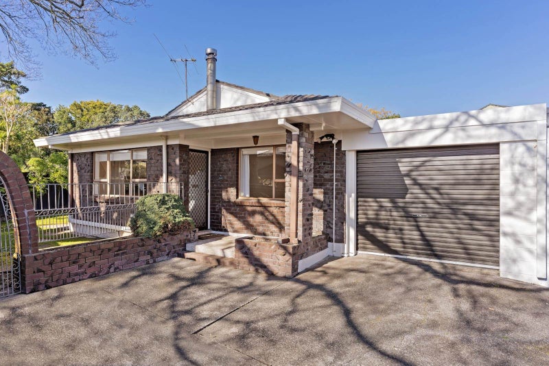 2/35 Miltonia Avenue, Te Atatu South, Auckland - Carousel 1