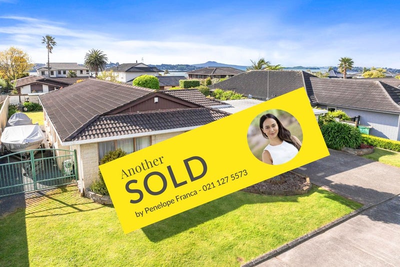 11 Broman Place, Half Moon Bay, Auckland - Carousel 1