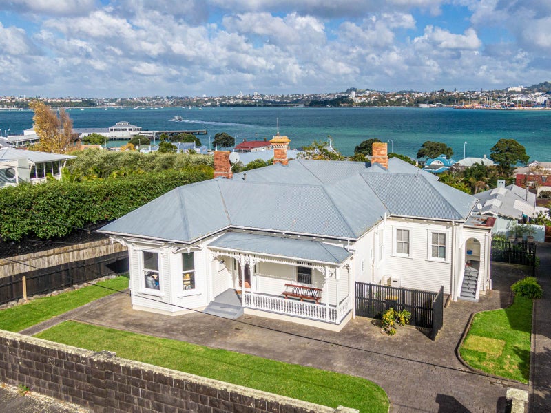 43 Clarence Street, Devonport, Auckland - Carousel 30