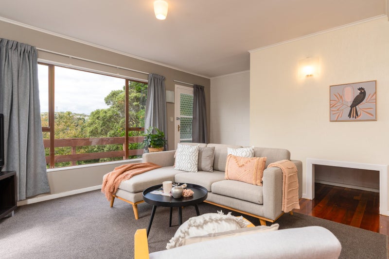 6B Stella Grove, Newlands, Wellington - Carousel 2