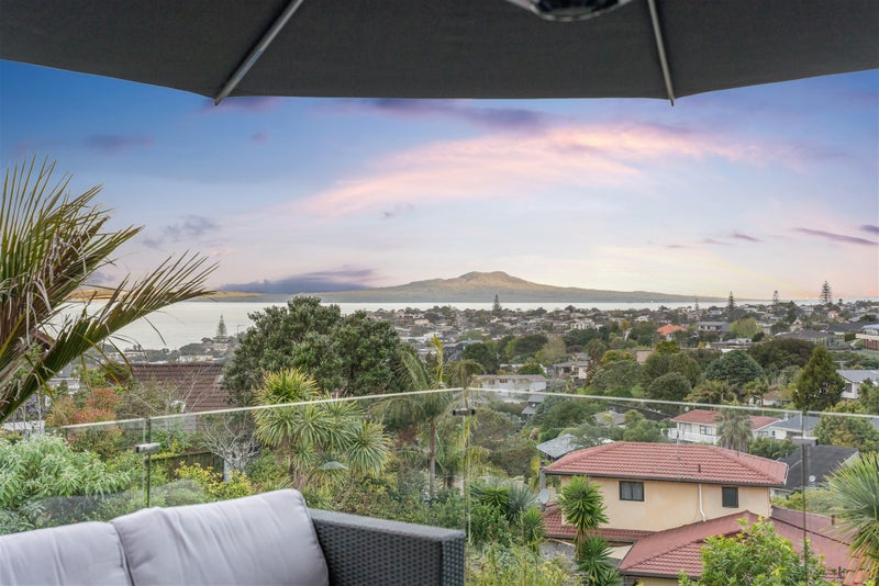 90 Sunrise Avenue, Mairangi Bay, Auckland - Carousel 2