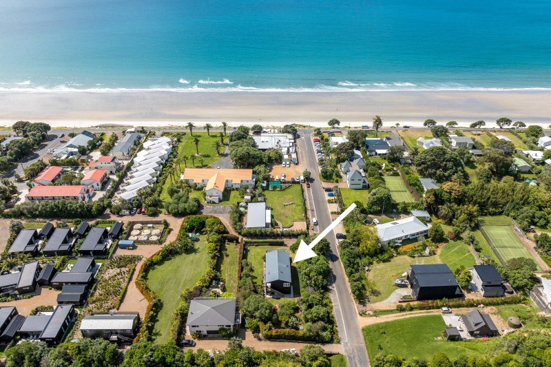 6 Third Avenue, Onetangi, Waiheke Island - Carousel 2