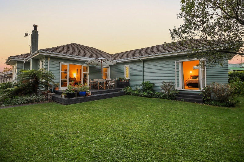 21 Beale Street, Hamilton East, Hamilton - Carousel 1