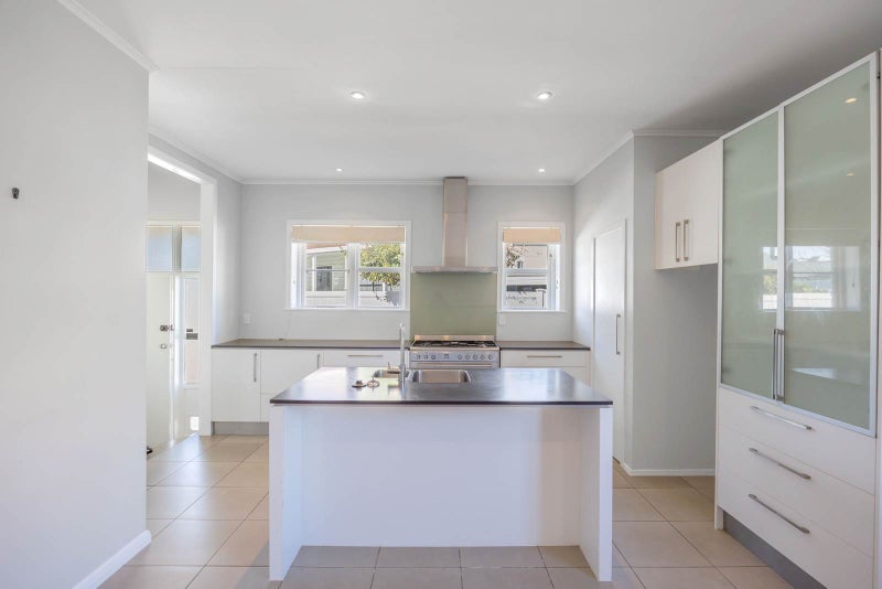 16 Grace Street, Orakei, Auckland - Carousel 2