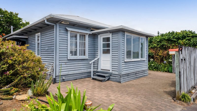 259 Saint Aubyn Street, New Plymouth - Carousel 1