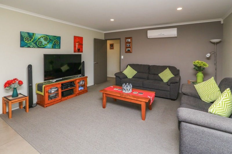 38 Heathfield Avenue, Huntington, Hamilton - Carousel 2