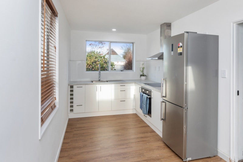 2/136 Wainoni Road, Avondale, Christchurch - Carousel 1