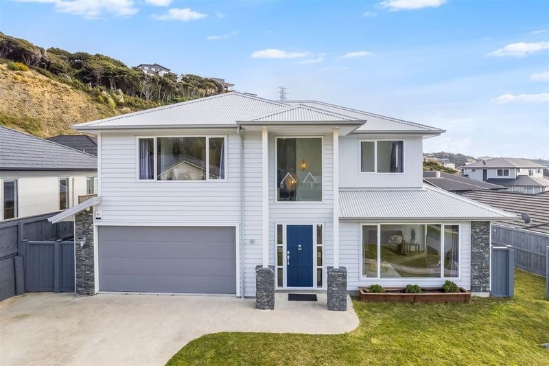 16 Schooner Drive, Whitby, Porirua - Carousel 1