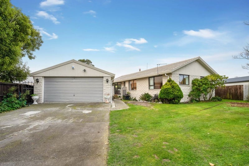 3 Pensacola Crescent, Broomfield, Christchurch - Carousel 1