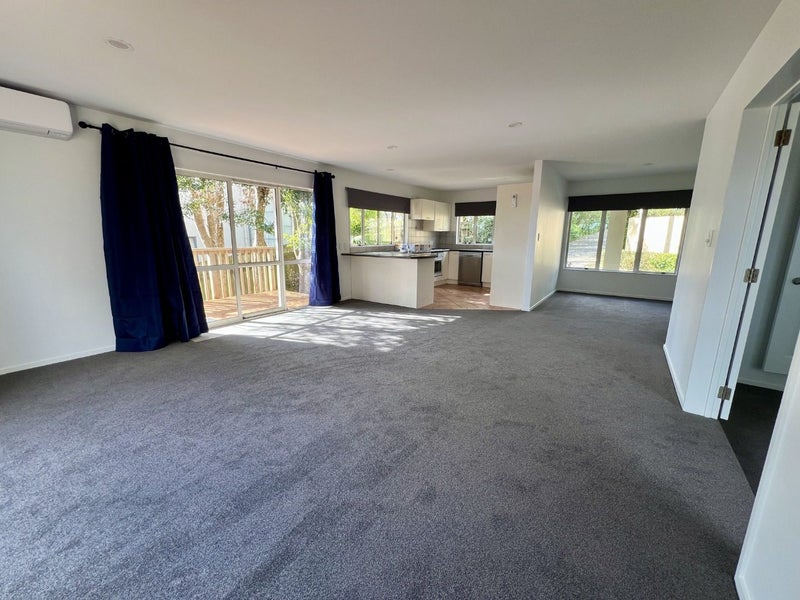2/342 East Coast Road, Sunnynook, Auckland - Carousel 2