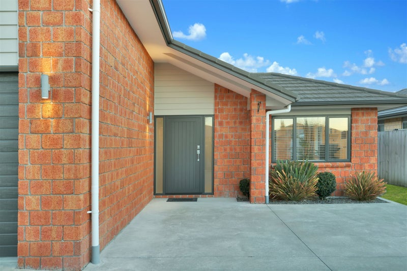 2 Southbrook Close, Glenview, Hamilton - Carousel 2