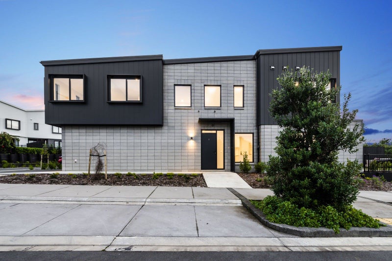 1 Brolly Lane, Hobsonville, Auckland - Carousel 1