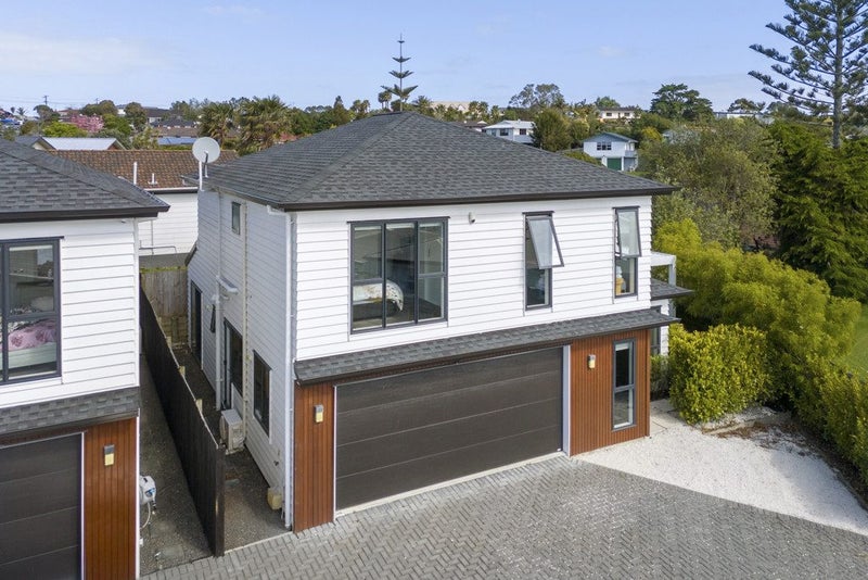 11B Edgewood Way, Henderson, Auckland - Carousel 1