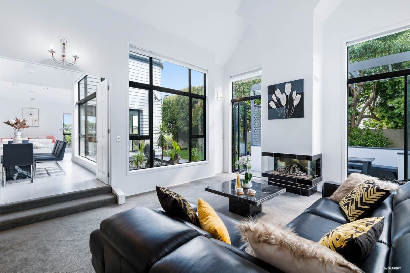 61 Manor Park, Sunnyhills, Auckland - Carousel 2