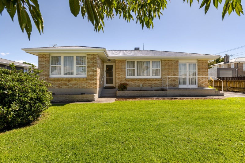 15A Watling Street, Gate Pa, Tauranga - Carousel 2