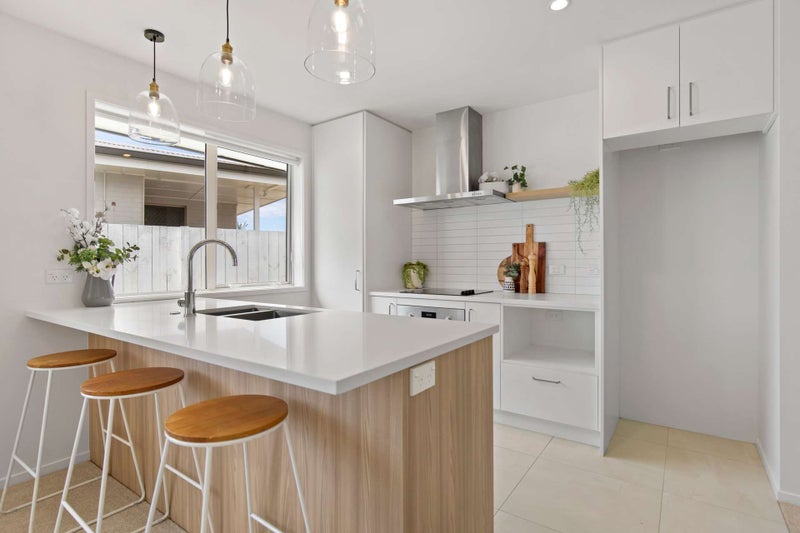 8 Te Rehutai Rise, Welcome Bay, Tauranga - Carousel 2