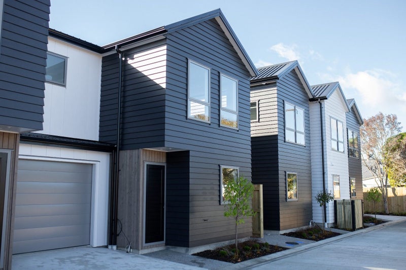 4/10 Marion Street, Silverstream, Upper Hutt - Carousel 1